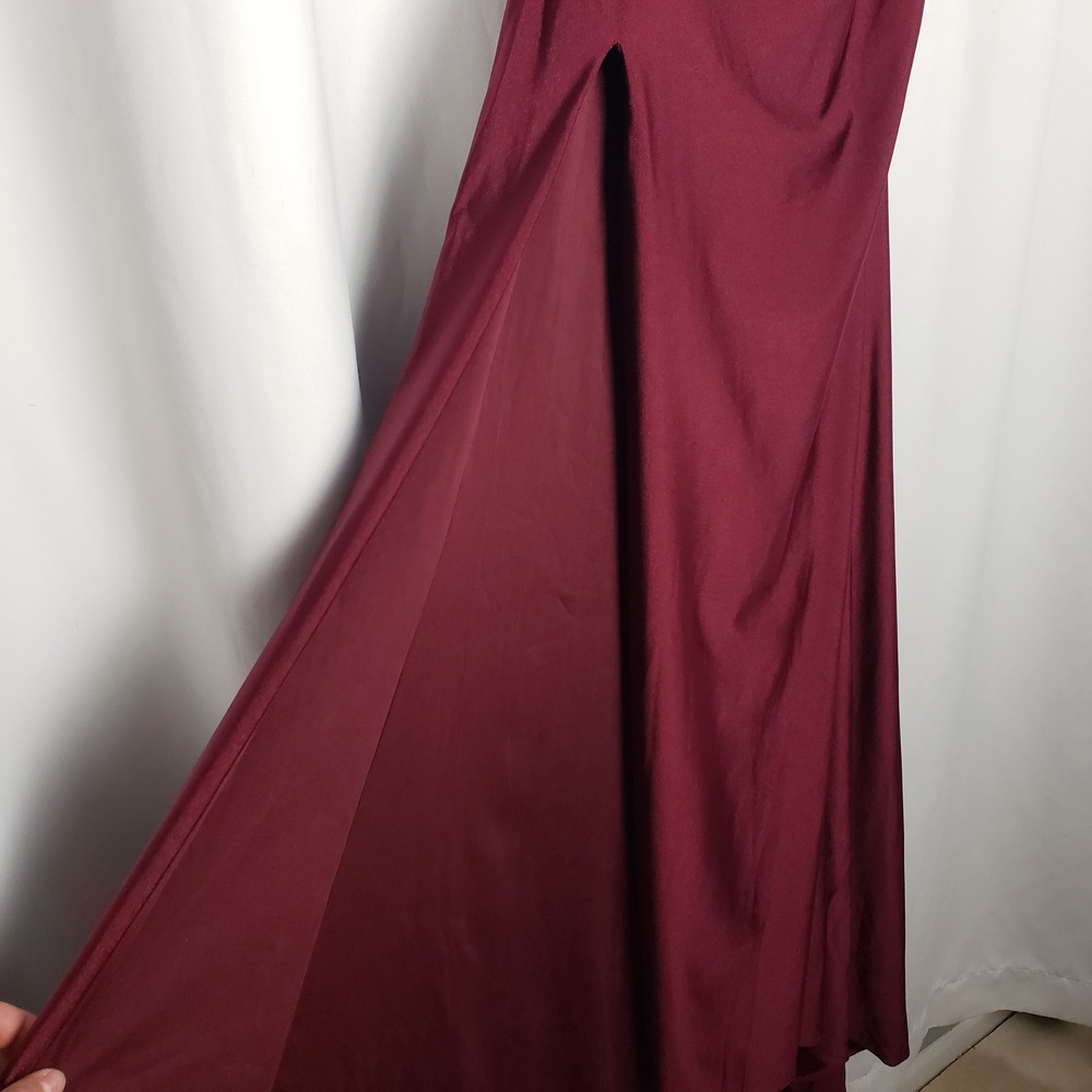 La Femme Burgundy Ruched Open Back V-Neck Formal Gown Dress Size 2 - Picture 4 of 11